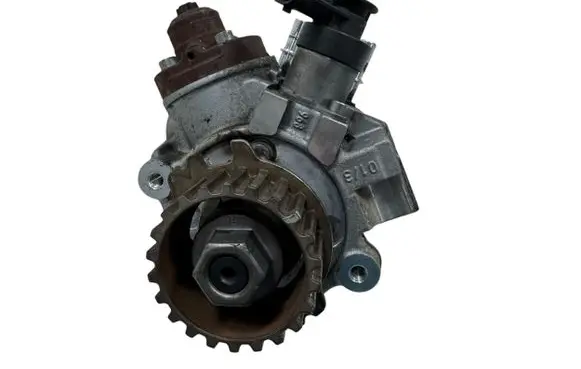 Citroen C4 II Picasso Fuel injection high pressure pump 9811347380 0445010739 150905