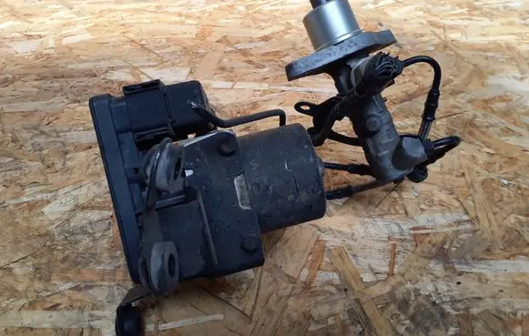 Audi A3 S3 8L ABS Pump 1C0907379E