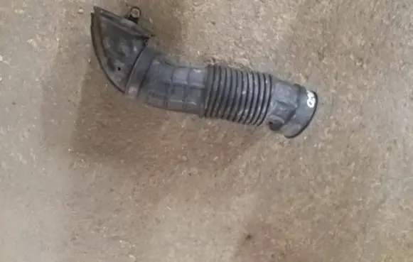 Suzuki Swift III Turbo air intake inlet pipe/hose MK8