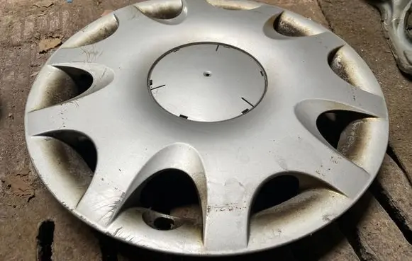 Mercedes-Benz Vaneo W414 R15 wheel hub/cap/trim 1694000025 5378