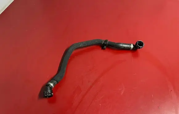 BMW X7 G07 Engine coolant pipe/hose 6821648 64216821648