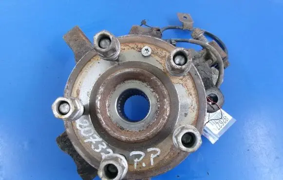 Chevrolet Captiva Front wheel hub spindle knuckle