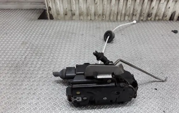 Audi A4 S4 B6 8E 8H Front door lock 4B1837015G