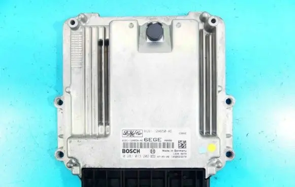 Land Rover Freelander 2 - LR2 Engine control unit/module ECU 0281013202 IMPRK1210117