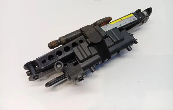 Audi A3 S3 8V Lift Jack 8V0011031A