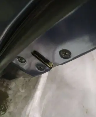 Mitsubishi Grandis Front door lock