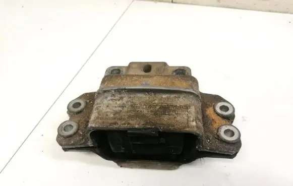 Seat Altea Engine mount bracket