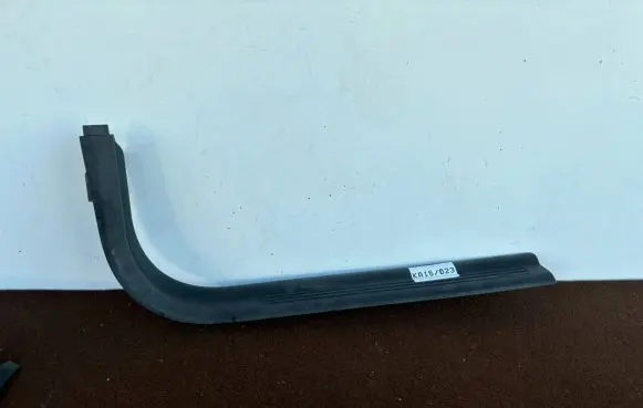 Volvo V50 Front sill trim cover 8641785