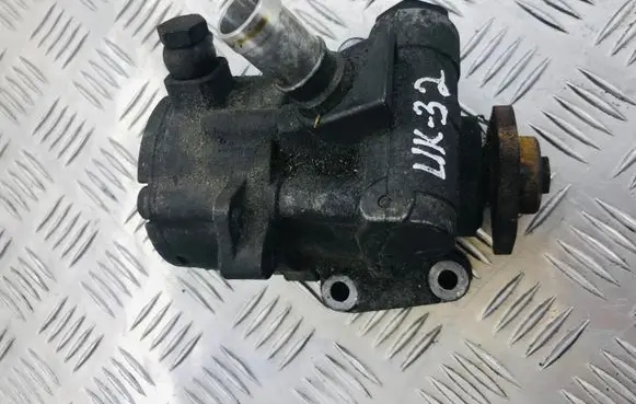Mercedes-Benz E W210 Power steering pump 2106473