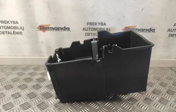 Battery box tray