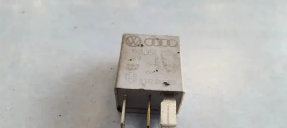 Volkswagen PASSAT B6 Other relay 1K0951253