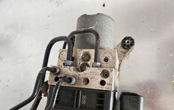 BMW 5 F10 F11 ABS Pump 6795519