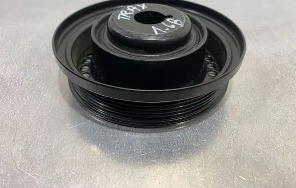 Chevrolet Trax Crankshaft pulley 55565300