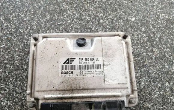 Ford Galaxy Engine control unit/module 038906019LE 3M2112A650HA 0281011190