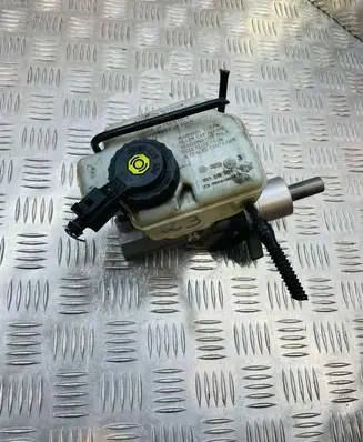 Volkswagen Touran I Master brake cylinder 1K1611301D
