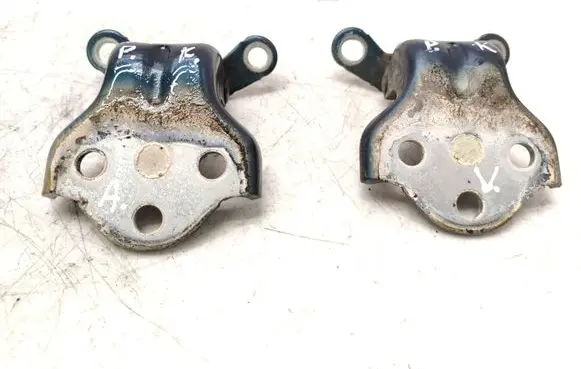 Chevrolet Tacuma Front door hinge set 