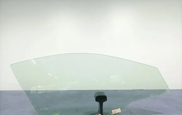 Honda Accord Front door window glass four-door