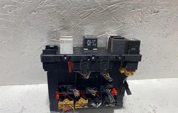 Audi A3 S3 8P Comfort/convenience module 8P0907279A H29S0501 F005V00219