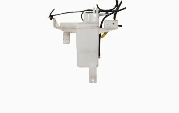 Suzuki Swift II Windshield washer fluid reservoir/tank 3840068L1