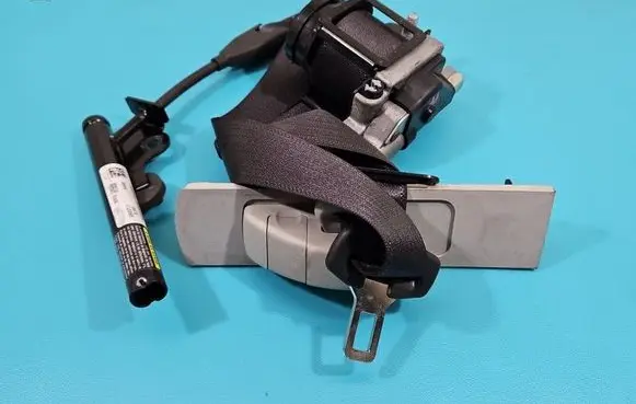 Ford Fusion II Front seatbelt DG93-54612D64-AJ IMPRK1480568
