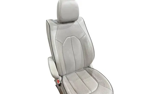 Chrysler Pacifica Front driver seat 