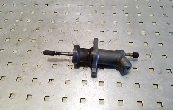 BMW 3 E46 Clutch master cylinder FTE6740