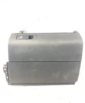 Volkswagen Touran I Glove box