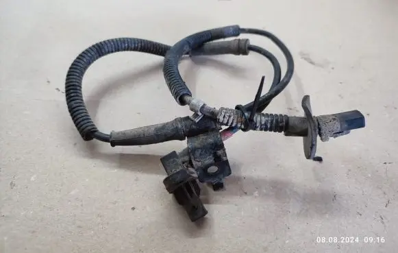 Hyundai Santa Fe ABS brake wheel speed sensor