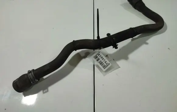 Mercedes-Benz A W169 Engine coolant pipe/hose