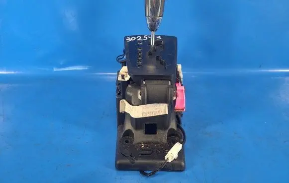 Chrysler 200 Gear shifter/selector 05273248AK