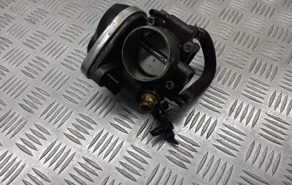 Opel Vectra C Throttle valve position sensor 55562380