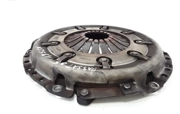 Volkswagen PASSAT B5 Pressure plate 058141117A