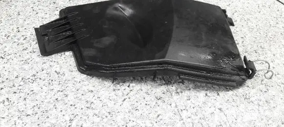 Mercedes-Benz C W203 Fuse box cover 2035451403