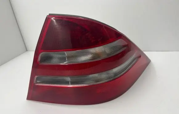 Mercedes-Benz C W203 Rear/tail lights 255122B