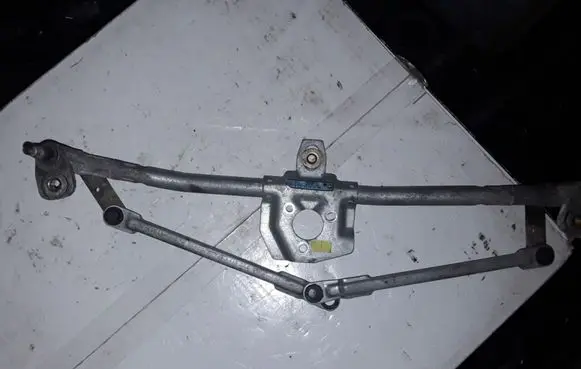 Seat Leon (1M) Front wiper linkage 1J0955325A