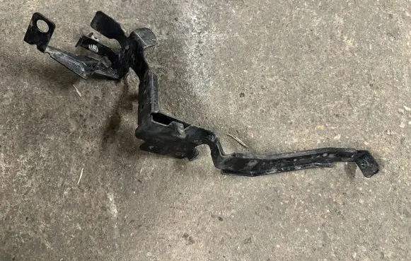 Renault Arkana Other engine bay part 241370173R