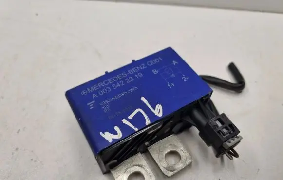 Mercedes-Benz A W176 Other relay A0035422319 0035422319