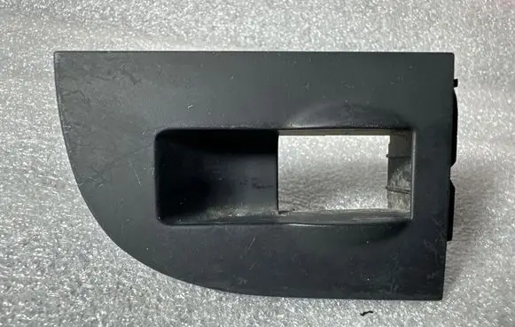 Other rear door trim element