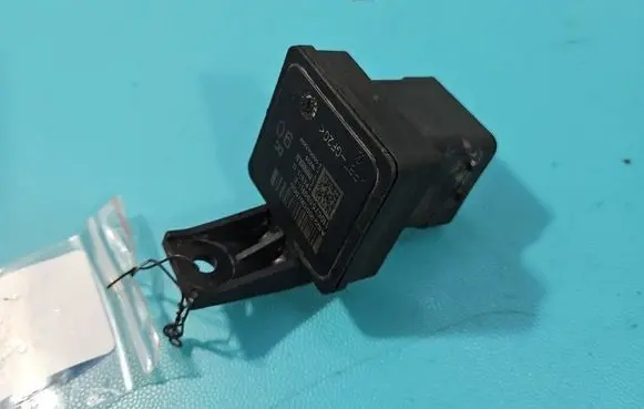 Renault Trafic III (X82) Other relay 110675590R IMPRK1545697