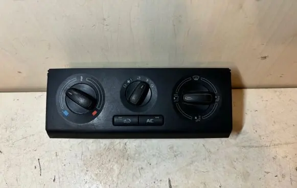 Skoda Fabia Mk2 (5J) Climate control unit 5J0820045C