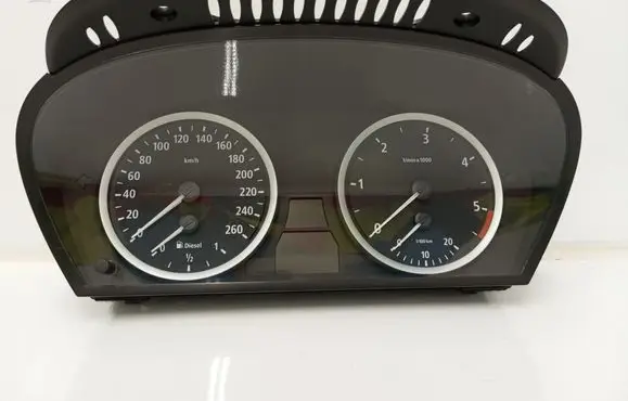 BMW 5 E60 E61 Speedometer (instrument cluster) 6945633 62116945633 6934312