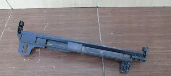 Mercedes-Benz C W204 Radiator mount bracket 0477902903