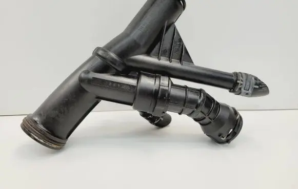 Volkswagen Golf V Engine coolant pipe/hose 04L121026F