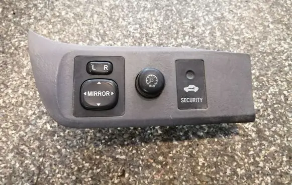 Toyota RAV 4 (XA20) Wing mirror switch 183574