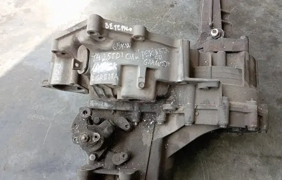 Manual 5 speed gearbox