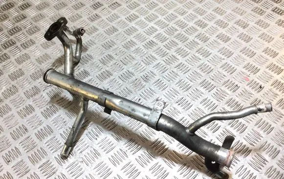Volvo V70 Engine coolant pipe/hose