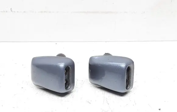 Windshield washer spray nozzle