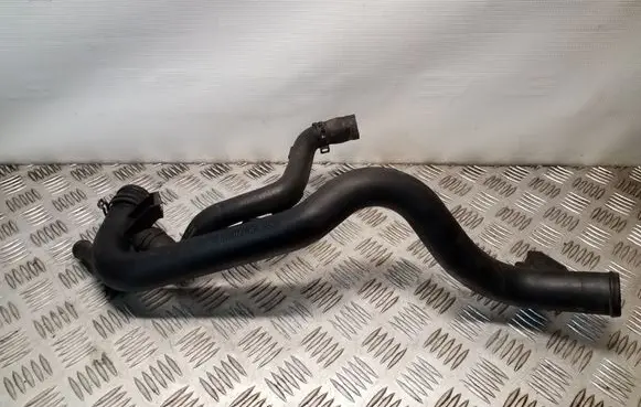 Engine coolant pipe/hose