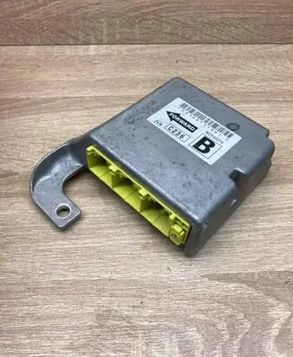 Mazda 5 Airbag control unit/module W2T80274