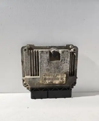 Opel Zafira B Engine control unit/module 55193967 0281011915 1039S07550